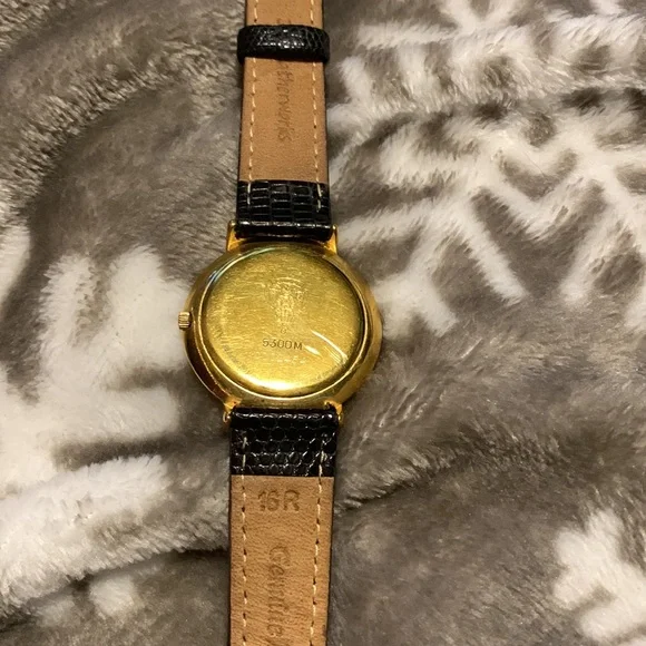 Vintage Gucci watch 5300M series excellent condition for a vintage piece